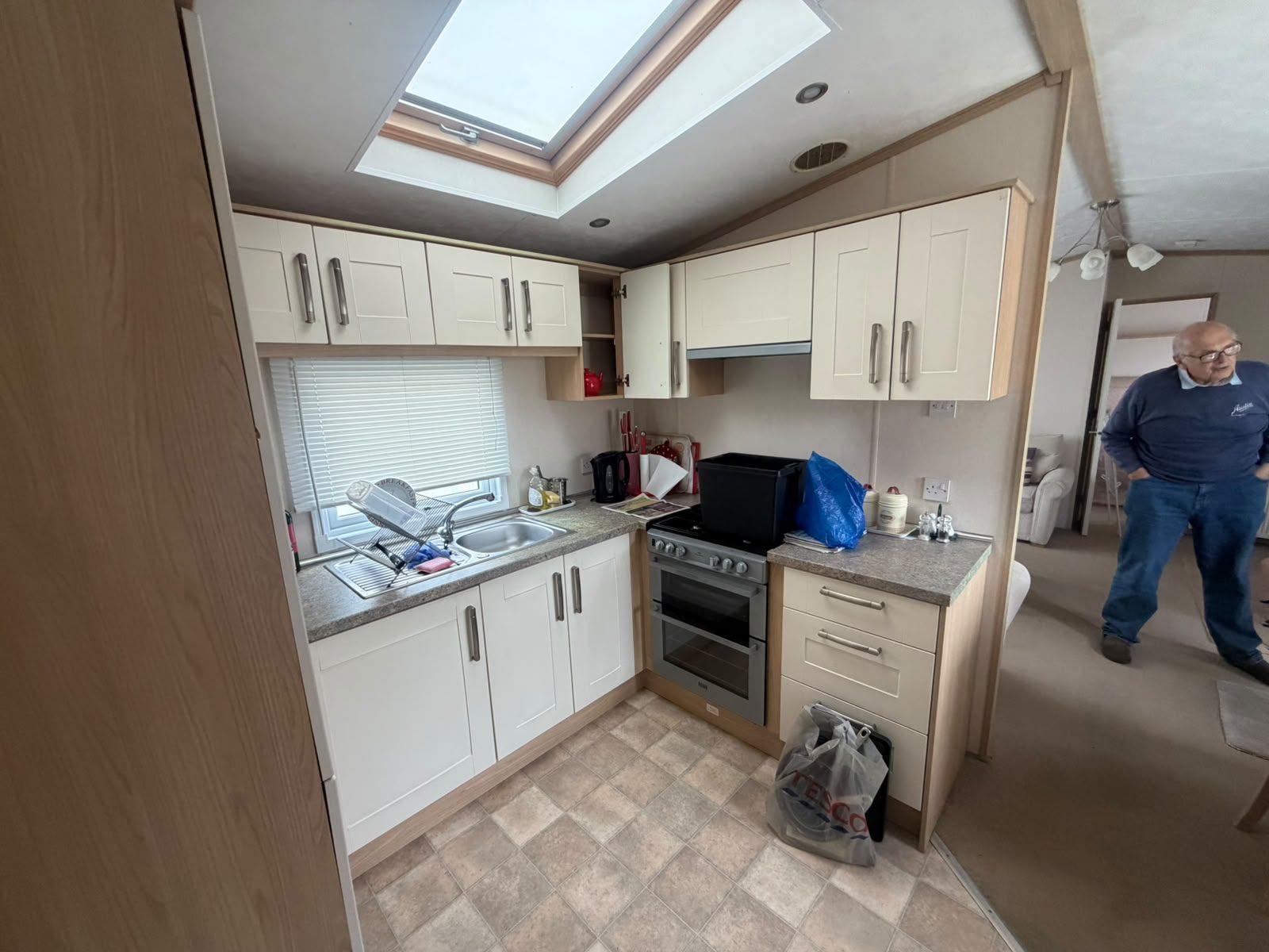 2011 Pemberton Berkley 3 berth static caravan